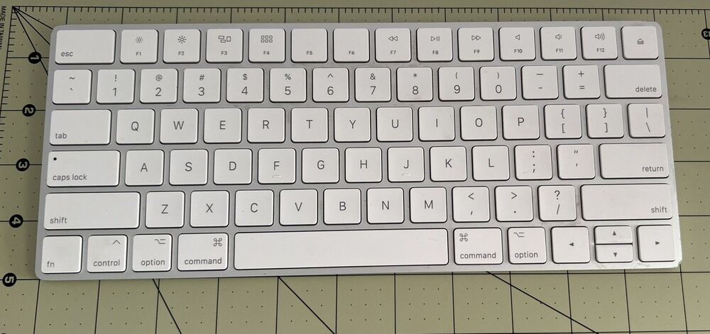Apple Magic Keyboard A1644 Clean, Working
